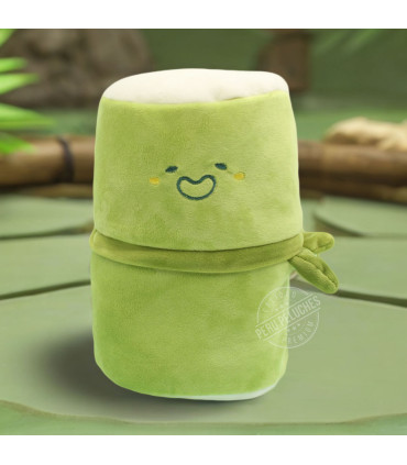 PANDITA CON BAMBU